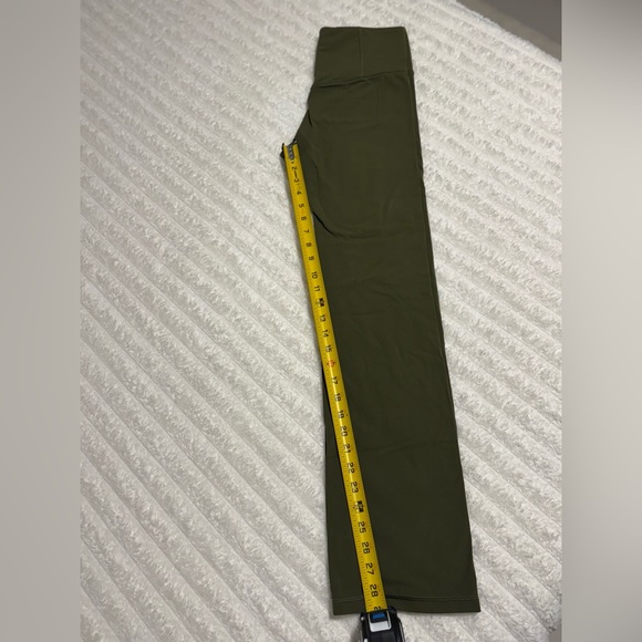 Athleta “Dark Olive” 🫒 Straight Leg Leggings Activewear Athleisure Casual $99 - Picture 4 of 5